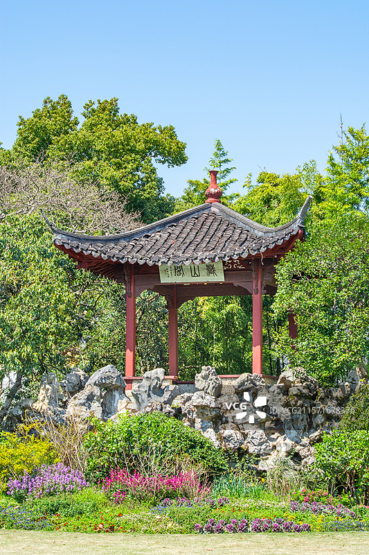 藏山阁 花港公园 红栎山庄 假山 花坛 杭州 西湖畔 江南园林景观 古典园林建筑 古亭 中式凉亭图片素材