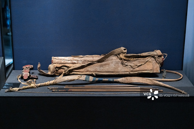 汉晋-尼雅遗址-刀鞘和弓箭-新疆维吾尔自治区博物馆馆藏图片素材