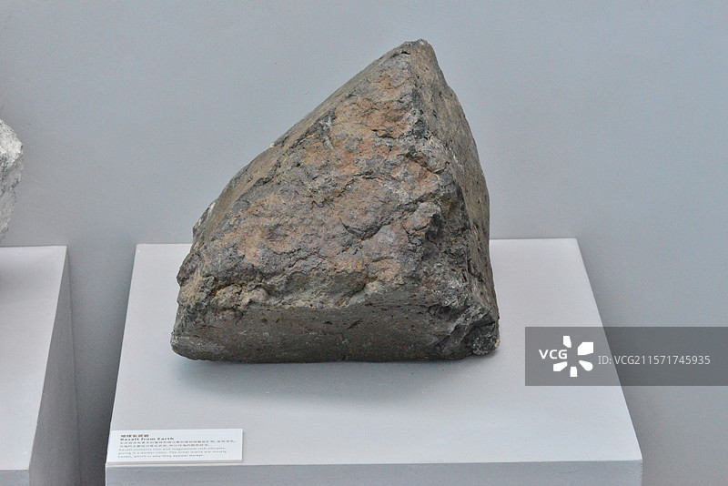 嫦娥五号带回的月球月壤矿石图片素材