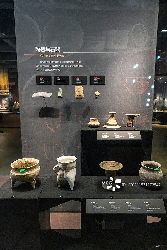 武汉盘龙城国家考古遗址公园-盘龙城遗址博物院-常设展览展品及展览现场图片素材
