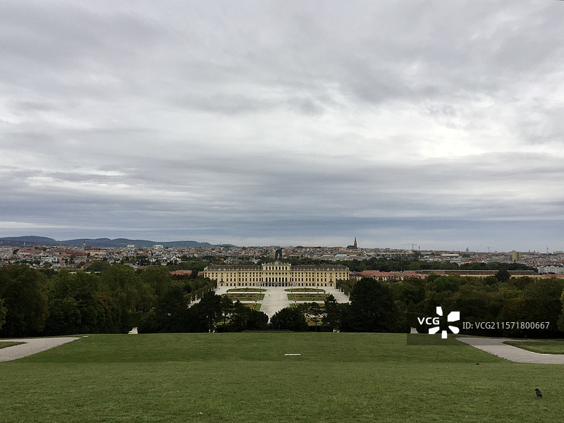 阴天维也纳美泉宫风景图片素材