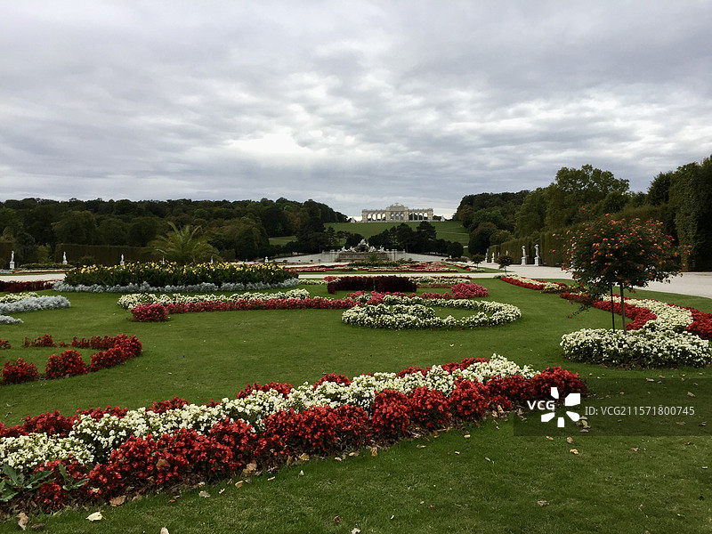 阴天维也纳美泉宫风景图片素材
