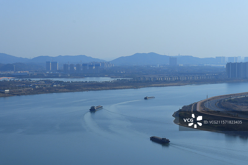 湘潭昭山古寺俯瞰湘江图片素材