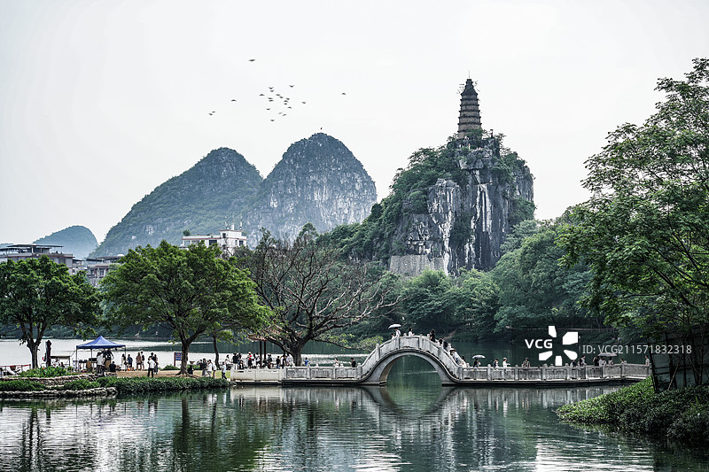 桂林穿山景区的山水落日图片素材