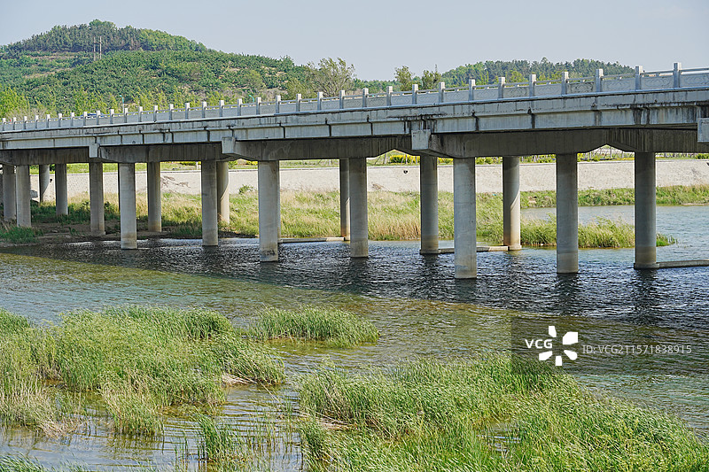 多角度拍摄烟台市清洋河上的跨河桥图片素材