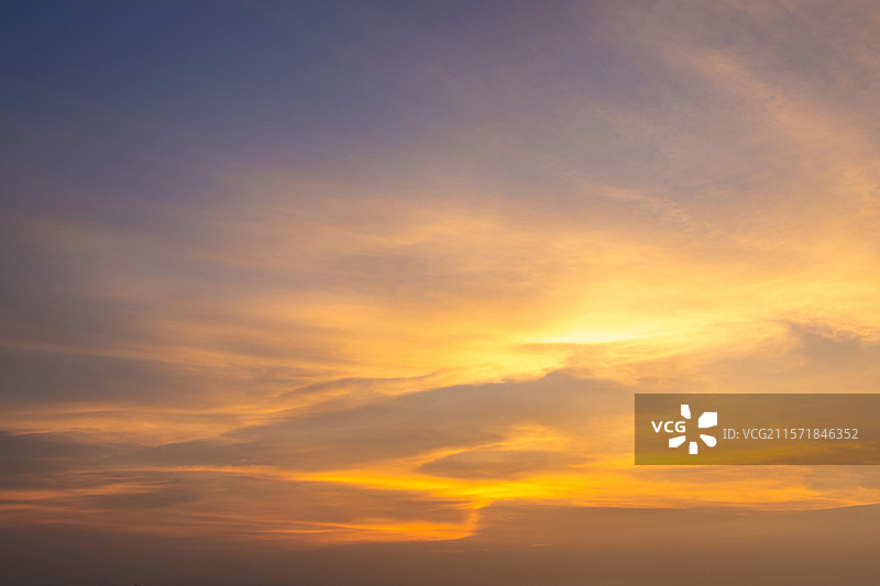日落黄昏时分的天空晚霞图片素材