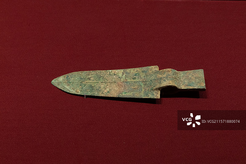 北京大运河博物馆看见殷商展铜戈商代2021年安阳殷墟遗址邵家棚K3-C1出土安阳市文物考古研究院藏品图片素材