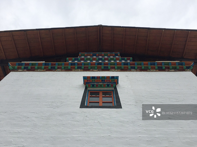 西藏林芝鲁朗小镇的藏式建筑图片素材