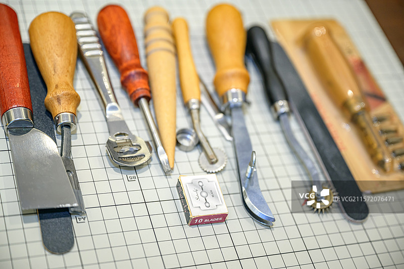 皮具制作工艺及制作工具图片素材