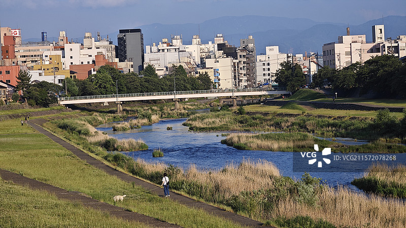 日本金泽，犀川的傍晚图片素材
