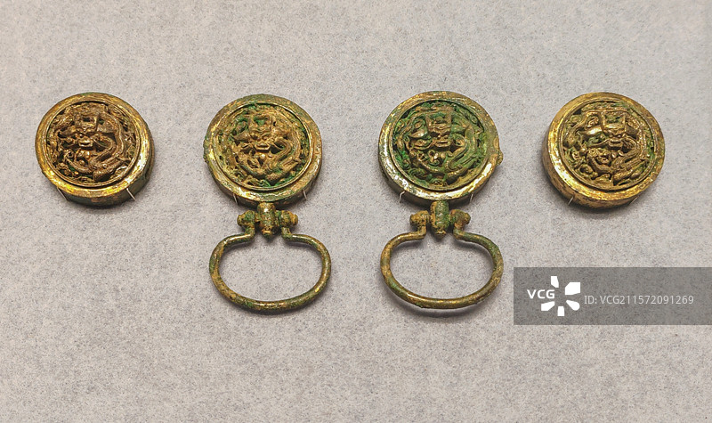 鎏金透雕团清龙纹革带饰 晋中市博物馆图片素材