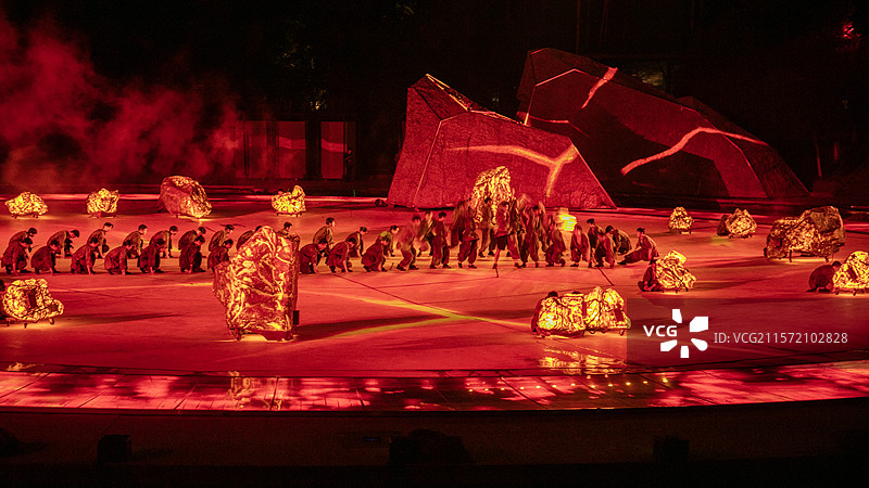 在重庆演出的铜梁龙山水实景剧图片素材