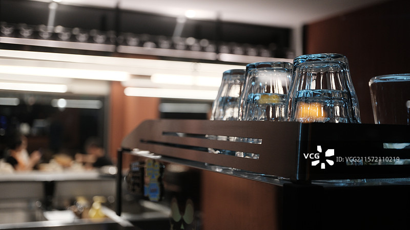 北京朗园station夜景，咖啡馆一角图片素材