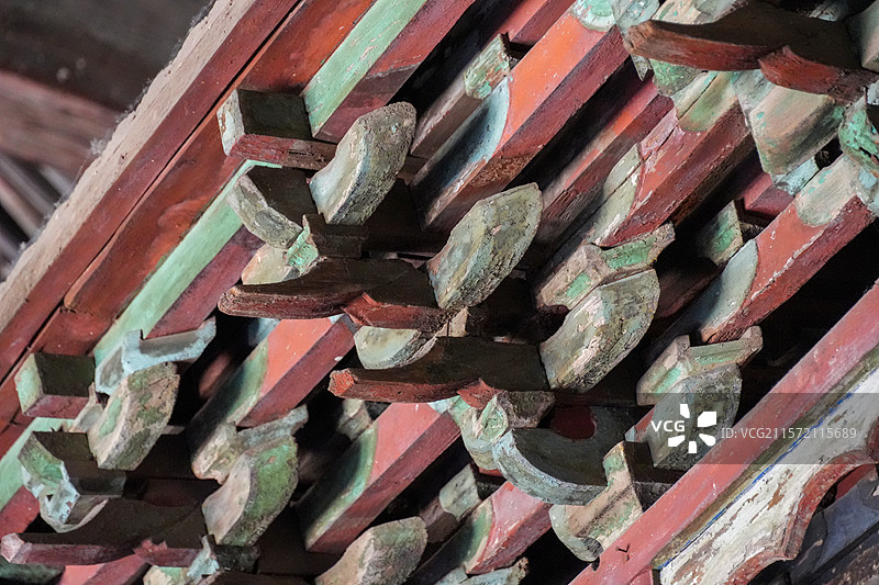 山西省吕梁市文水县，则天庙正殿内供奉的武则天塑像和神龛图片素材