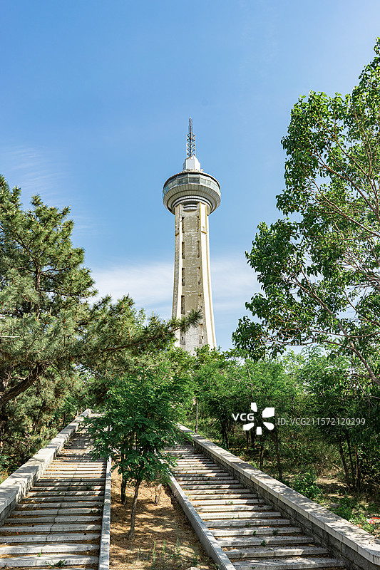 中国基建京台高速公路山东济南至泰安段交通部门建设中国高速公路一万公里纪念塔，户外白昼无人图像摄影图片素材