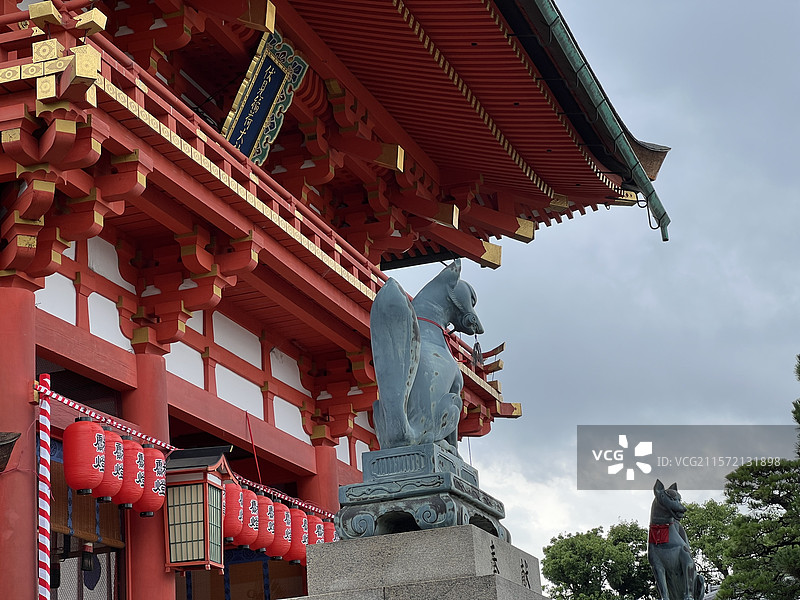 日本传统建筑神社与狐狸守护神（京都伏见稻荷大社））图片素材