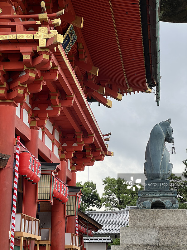 日本传统建筑神社与狐狸守护神（京都伏见稻荷大社））图片素材
