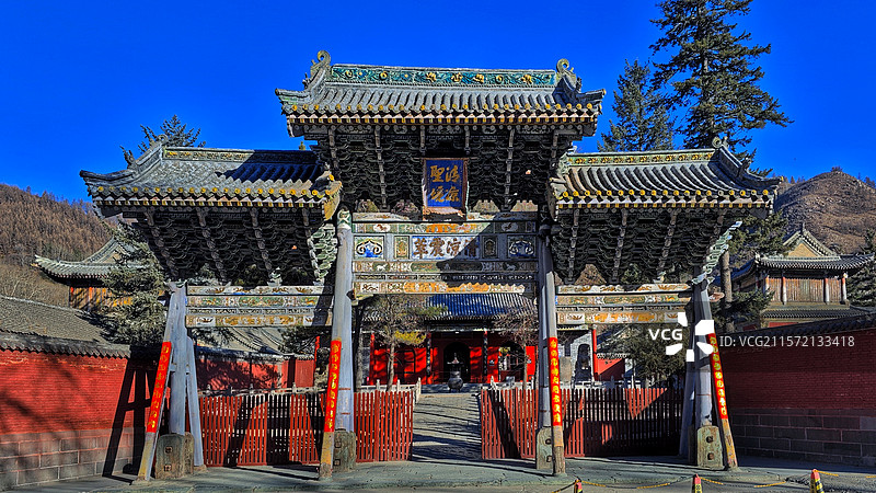 五台山碧山寺，原名普济寺，始建于北魏，是最大的十方禅寺，寺内有珍贵文物，建筑精美，免费食宿僧尼居士。图片素材