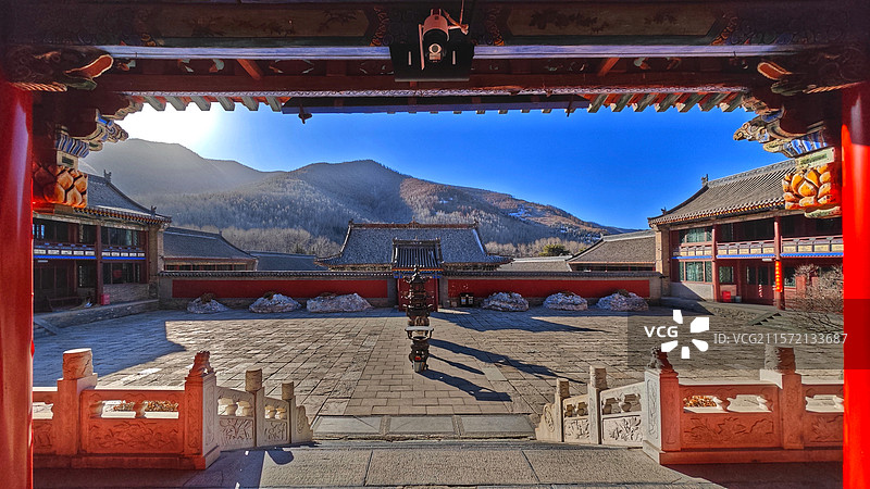 五台山碧山寺，原名普济寺，始建于北魏，是最大的十方禅寺，寺内有珍贵文物，建筑精美，免费食宿僧尼居士。图片素材