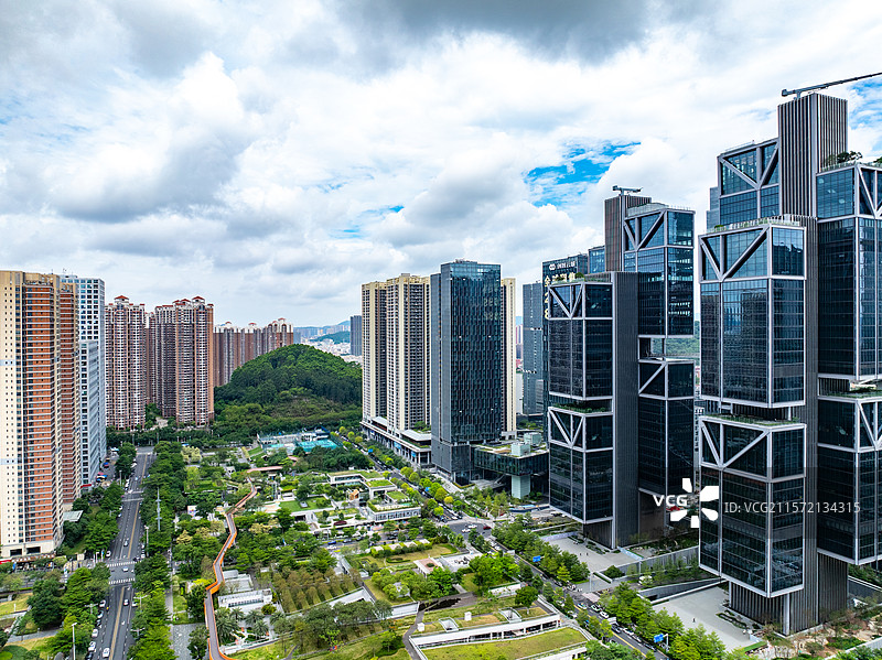 航拍深圳大疆总部“天空之城”办公楼图片素材