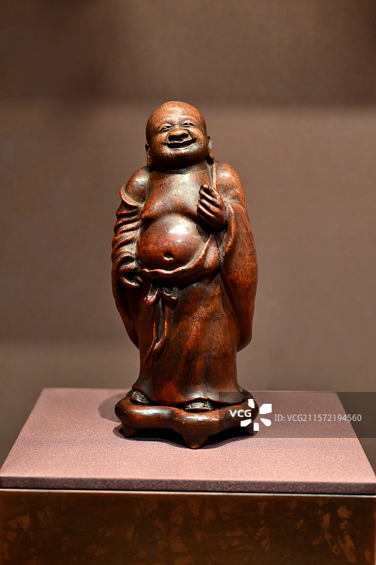 封锡禄竹根罗汉像，清，竹雕，雕塑馆，上海博物馆东馆图片素材