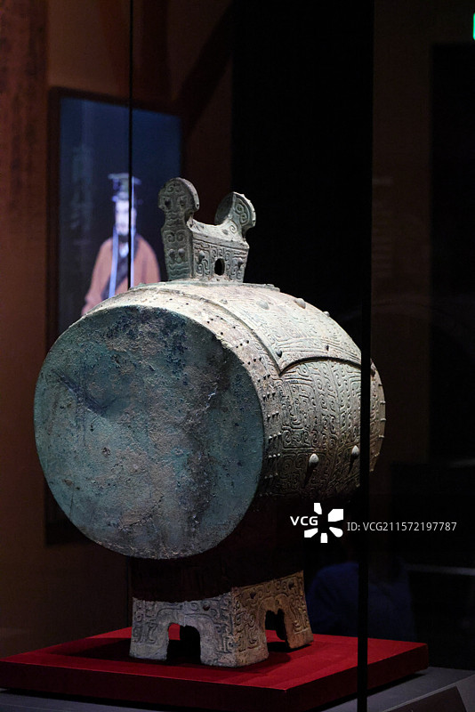 北京大运河博物馆看见殷商中华文明起源展览崇阳县白霓镇公社出土商代铜鼓青铜器图片素材