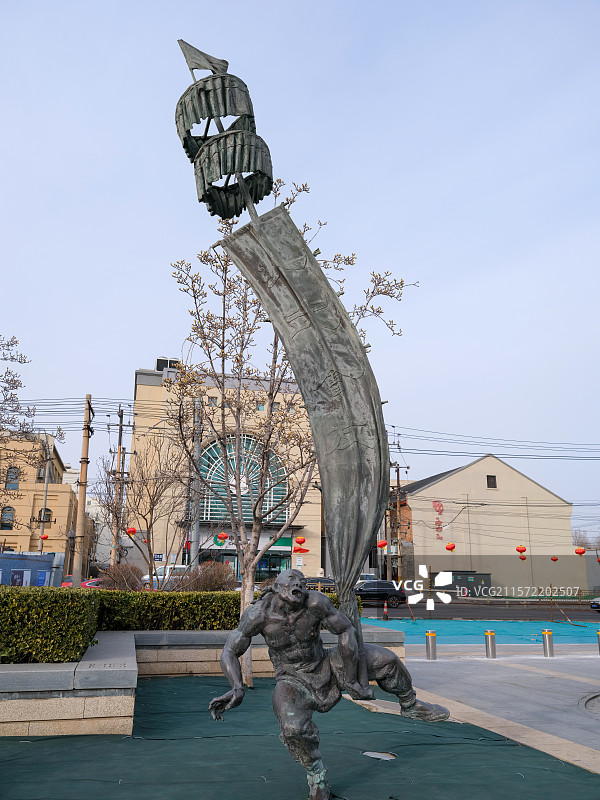 北京天桥市民广场雕塑《王小辫》图片素材