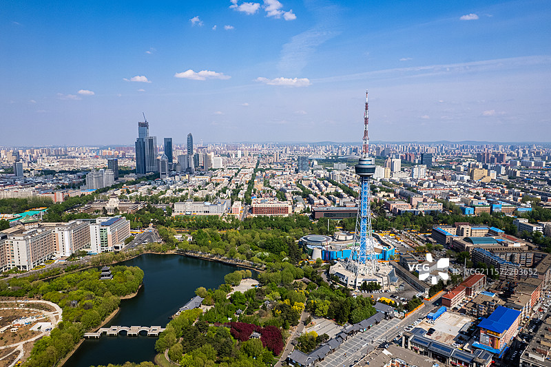长春-航拍视角下的-城市天际线全景图片素材