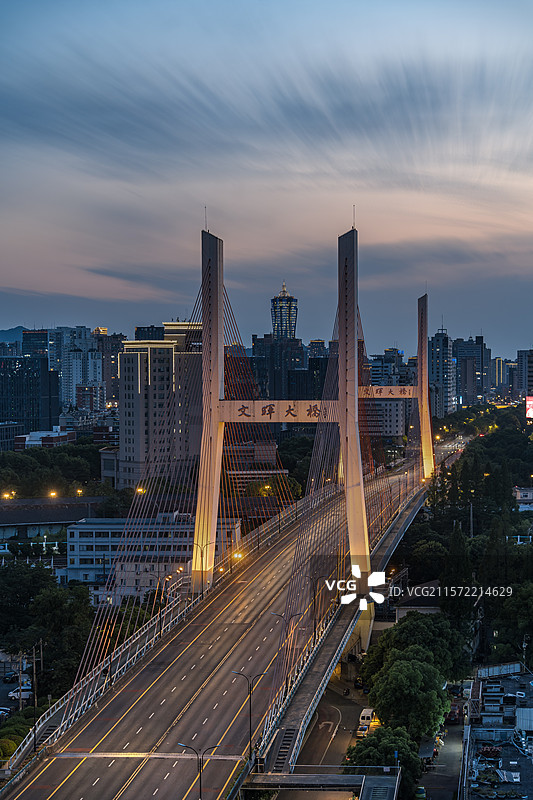 浙江杭州 文晖大桥 环球中心 同框 长曝光图片素材