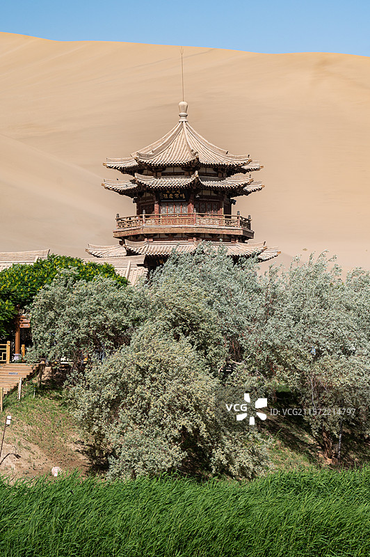 敦煌鸣沙山鸣月阁图片素材