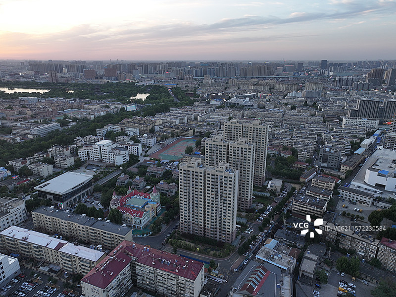 航拍济南日落时分城市风光图片素材