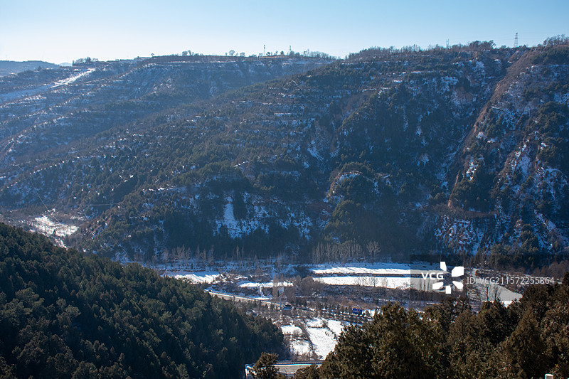 临汾蒲县东岳庙，被大雪覆盖的寺庙图片素材