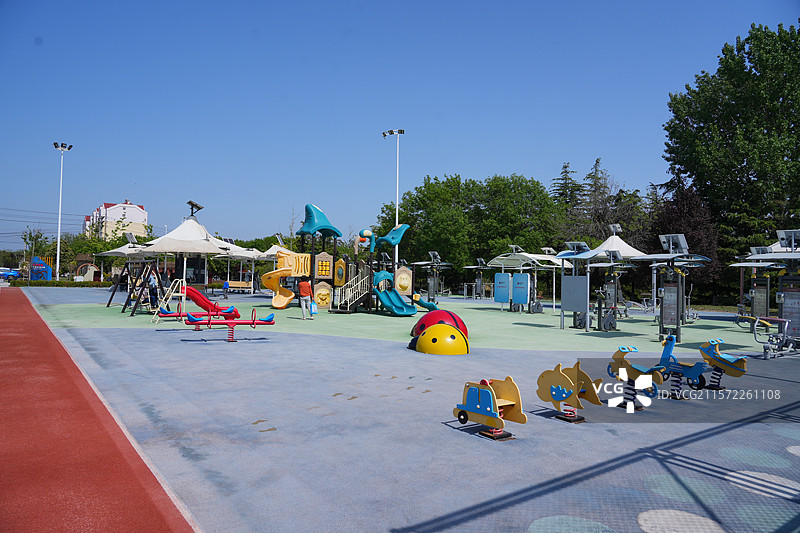 健身设施 儿童游乐设施  市民运动公园图片素材