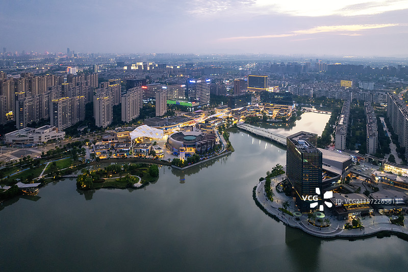 宁波镇海庄市同心湖公园航拍夜景图片素材