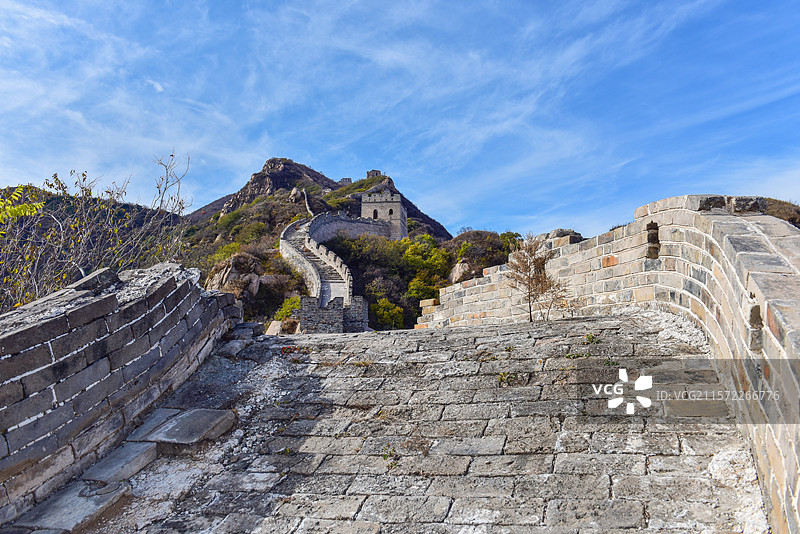 崇山峻岭中的八达岭古长城残长城图片素材