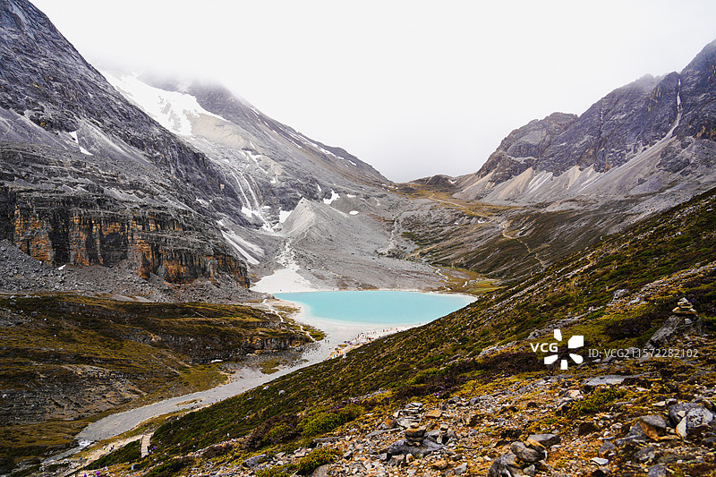稻城亚丁牛奶海图片素材