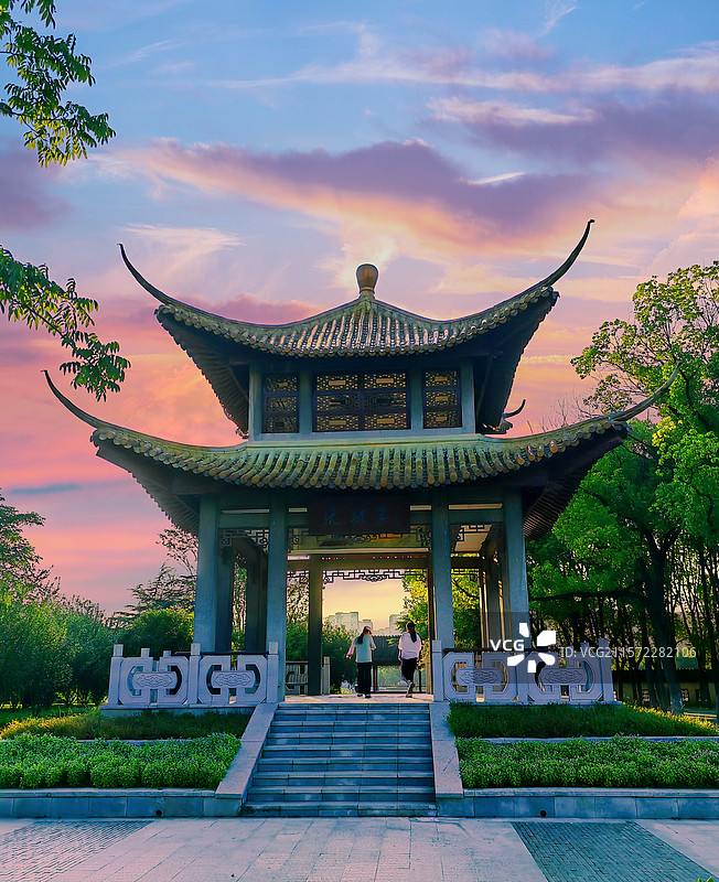 玩鞭亭图片素材