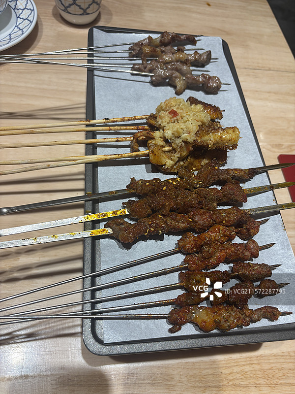 宁夏银川怀远夜市烧烤冰煮羊烤肉夜景图片素材