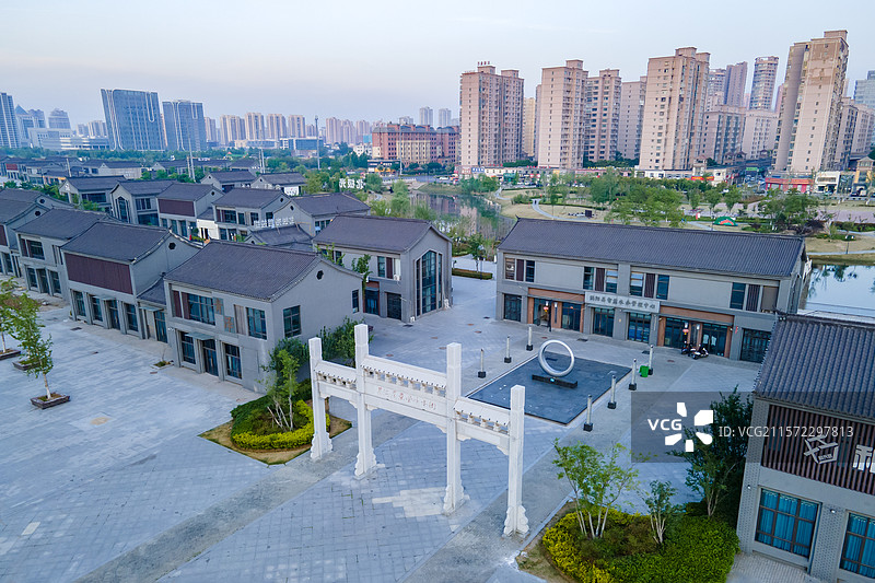 航拍安徽省亳州市涡阳县葛沟商业风情水街风光图片素材