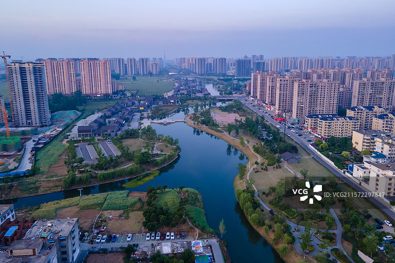 航拍安徽省亳州市涡阳县葛沟商业风情水街风光图片素材