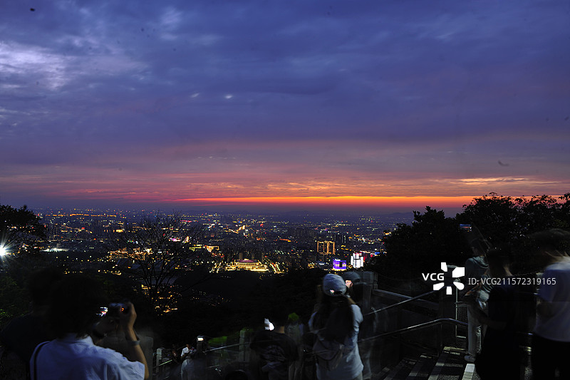广州白云山摩星岭晚霞广州全景图片素材