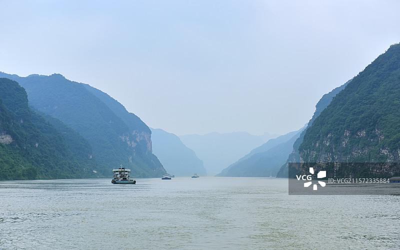 长江沿岸风光与三游洞图片素材