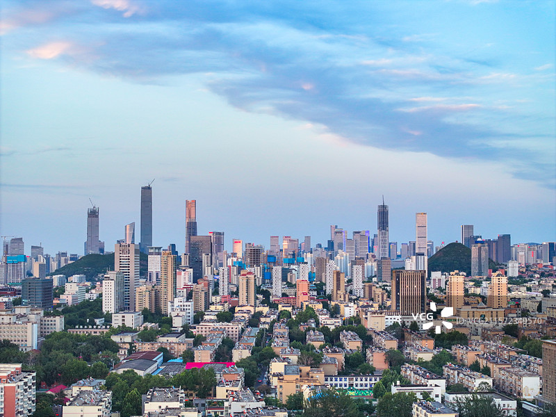 航拍济南日落时分城市风光图片素材