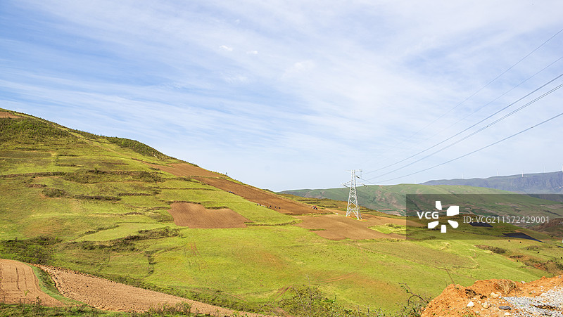 甘肃省陇南礼县上坪乡 甘肃风光  甘肃高山草原 草原 礼县的草原图片素材