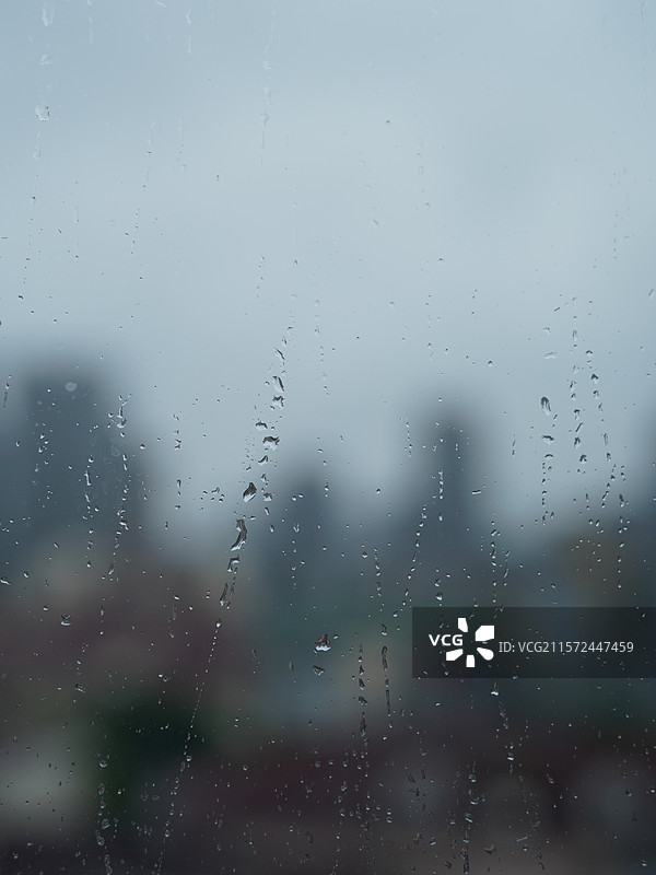 下雨 雨水 水滴图片素材