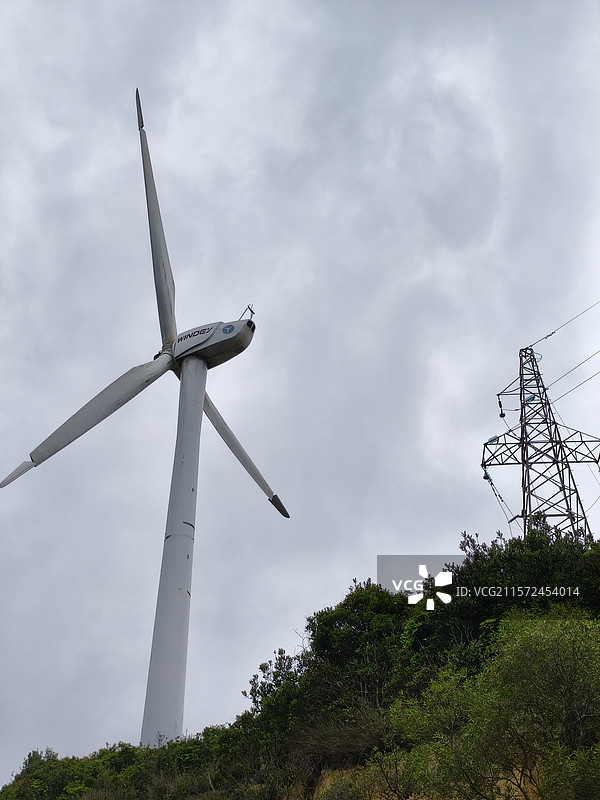 珠海高栏港风车山太阳石醉美山海线图片素材