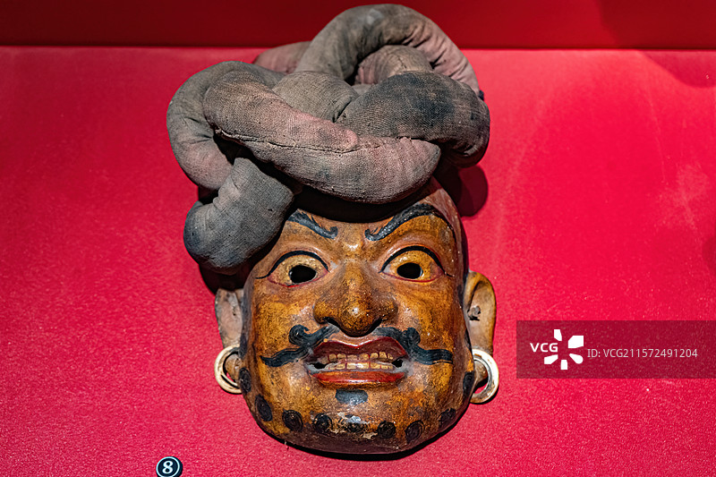 布达拉宫管理处藏彩绘漆布游僧面具图片素材