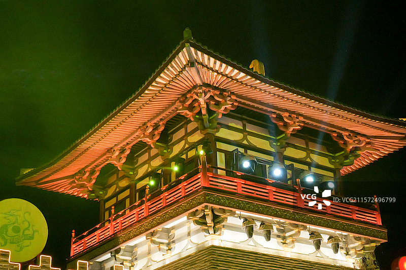 湖北襄阳盛世唐朝景区城楼夜景图片素材