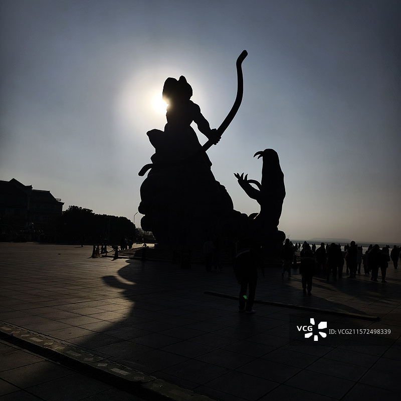 岳阳巴陵广场后羿射巴蛇图片素材