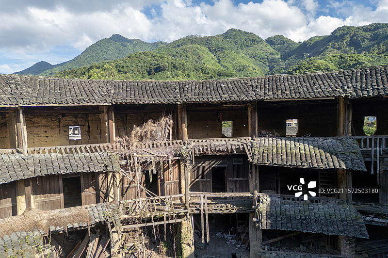 福建漳州平和，断壁残垣的土楼（到凤楼）图片素材